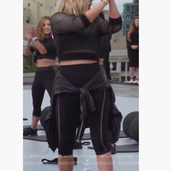 Good American Black Mesh Curve Sculpt Capri Legging Size 1 - Picture 2 of 10